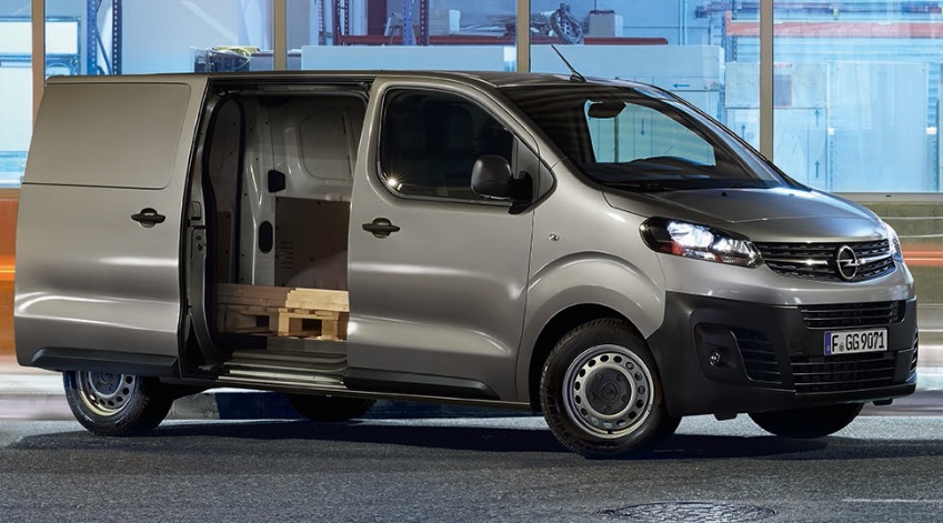 utilitaire vivaro exterieur 